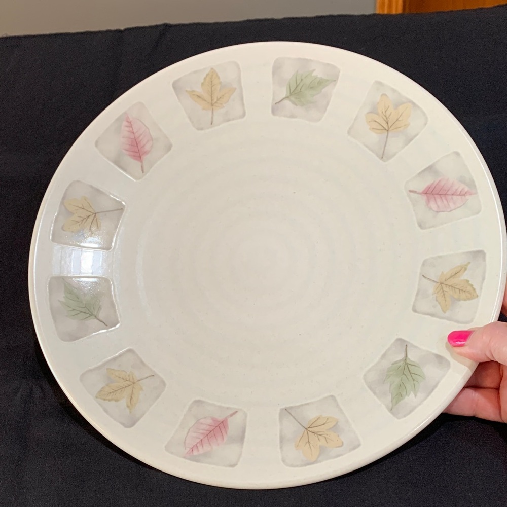 Mikasa Woodland High Fired Round Platter with Leaf Motif